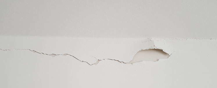 réparer fissures plâtre