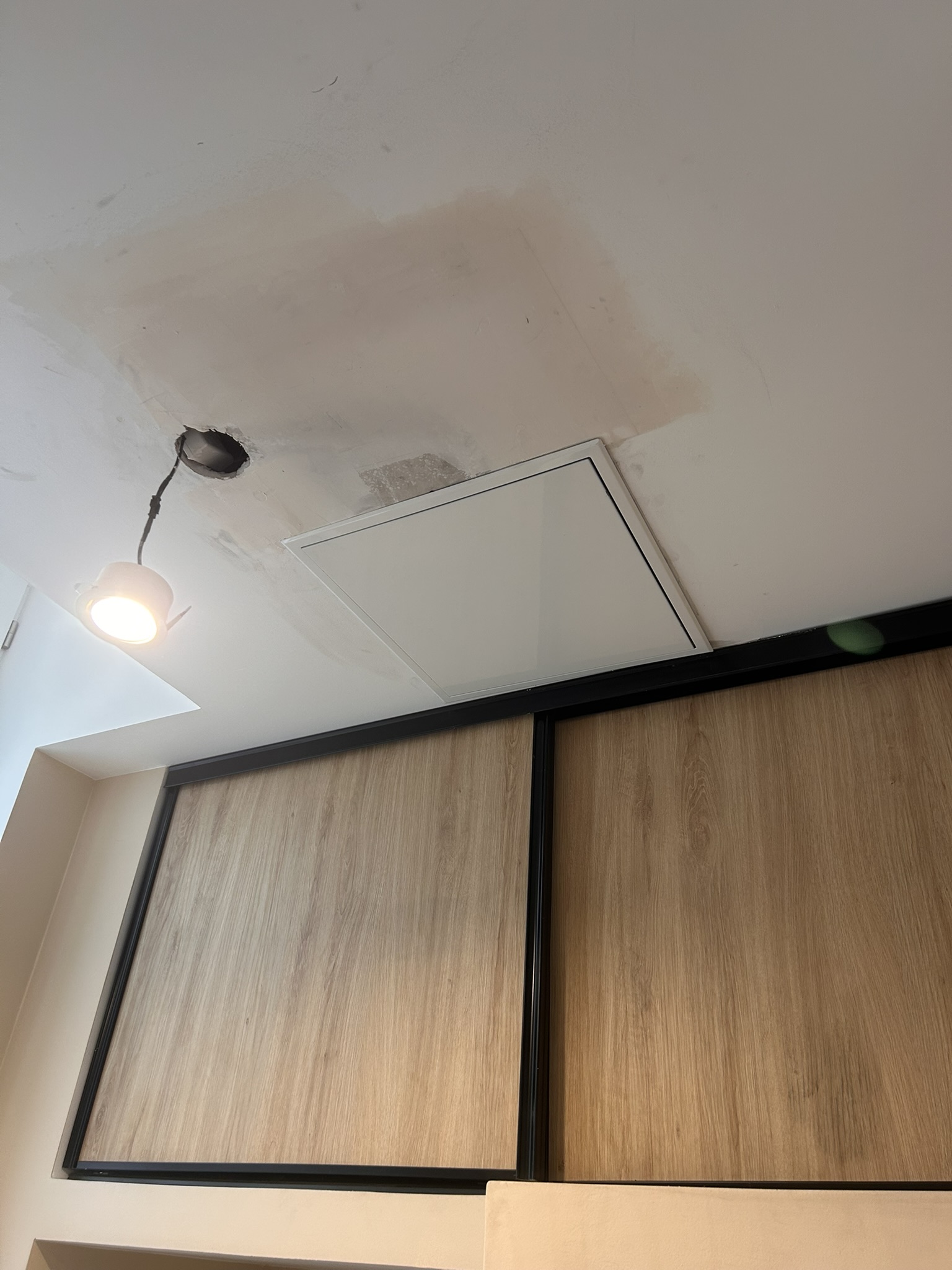 trappe plafond bordeaux